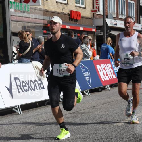 15.09.2024 - PSD Bank Halbmarathon Michael Strokosch http://msf.ph/oto/7061541 15.09.2024 11:46:26 Ziel 779, 784, 786, 1202, 1358, 1474, 1761, 2162, 2677, 2680, 2681, 3560 meine-sportfotos.de