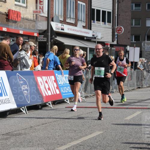 15.09.2024 - PSD Bank Halbmarathon Michael Strokosch http://msf.ph/oto/7061549 15.09.2024 11:46:30 Ziel 779, 784, 786, 1202, 1474, 1761, 2162, 2677, 2680, 2681, 3560 meine-sportfotos.de