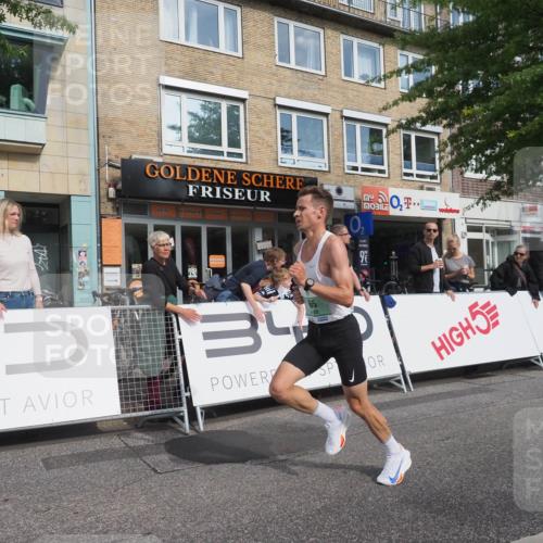 15.09.2024 - PSD Bank Halbmarathon Miley Keyser http://msf.ph/oto/7061872 15.09.2024 11:07:12 Ziel 462, 464, 465, 468 meine-sportfotos.de