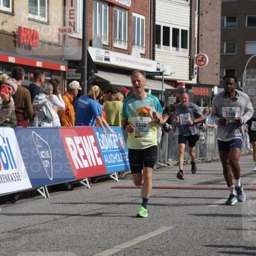 15.09.2024 - PSD Bank Halbmarathon Michael Strokosch http://msf.ph/oto/7061896 15.09.2024 11:47:30 Ziel 1100, 1297, 1300, 1485, 1490, 1594, 1624, 1637, 1648, 1785, 2041, 2044, 2104, 2243, 2532, 2654 meine-sportfotos.de