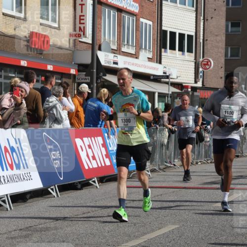 15.09.2024 - PSD Bank Halbmarathon Michael Strokosch http://msf.ph/oto/7061898 15.09.2024 11:47:30 Ziel 1100, 1297, 1300, 1485, 1490, 1594, 1624, 1637, 1648, 1785, 2041, 2044, 2104, 2243, 2532, 2654 meine-sportfotos.de