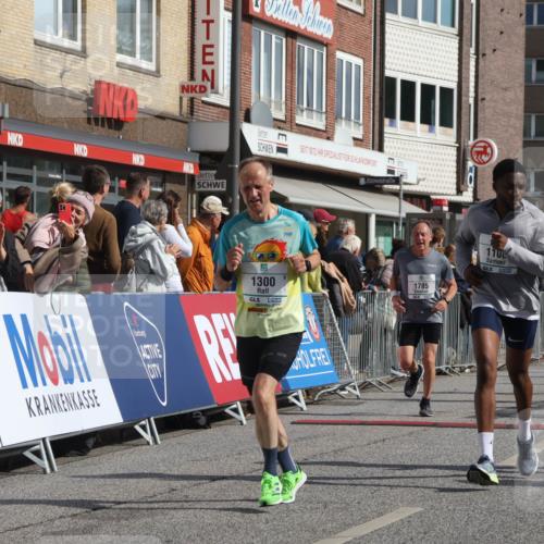 15.09.2024 - PSD Bank Halbmarathon Michael Strokosch http://msf.ph/oto/7061901 15.09.2024 11:47:30 Ziel 1100, 1297, 1300, 1485, 1490, 1594, 1624, 1637, 1648, 1785, 2041, 2044, 2104, 2243, 2532, 2654 meine-sportfotos.de