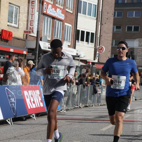 15.09.2024 - PSD Bank Halbmarathon Michael Strokosch http://msf.ph/oto/7061911 15.09.2024 11:47:32 Ziel 1100, 1297, 1300, 1485, 1490, 1594, 1624, 1637, 1648, 1785, 2041, 2044, 2104, 2243, 2654 meine-sportfotos.de