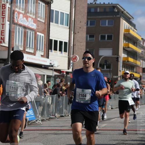 15.09.2024 - PSD Bank Halbmarathon Michael Strokosch http://msf.ph/oto/7061913 15.09.2024 11:47:32 Ziel 1100, 1297, 1300, 1485, 1490, 1594, 1624, 1637, 1648, 1785, 2041, 2044, 2104, 2243, 2654 meine-sportfotos.de