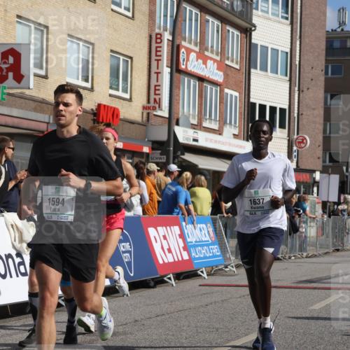 15.09.2024 - PSD Bank Halbmarathon Michael Strokosch http://msf.ph/oto/7061940 15.09.2024 11:47:36 Ziel 1100, 1278, 1297, 1300, 1485, 1490, 1594, 1637, 1785, 2041, 2044, 2104, 2654 meine-sportfotos.de