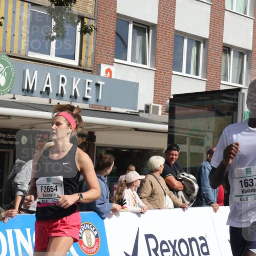 15.09.2024 - PSD Bank Halbmarathon Michael Strokosch http://msf.ph/oto/7061949 15.09.2024 11:47:37 Ziel 1100, 1278, 1300, 1485, 1490, 1594, 1637, 1785, 2041, 2104, 2654 meine-sportfotos.de