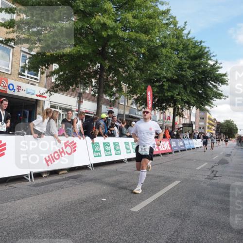 15.09.2024 - PSD Bank Halbmarathon Miley Keyser http://msf.ph/oto/7061957 15.09.2024 12:10:52 Ziel 1932, 1999, 2059, 2107, 2268, 2455, 2940 meine-sportfotos.de