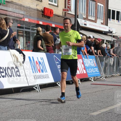15.09.2024 - PSD Bank Halbmarathon Michael Strokosch http://msf.ph/oto/7062038 15.09.2024 11:47:54 Ziel 1200, 1305, 1527, 1688, 2051, 2509, 2672, 2745, 2934 meine-sportfotos.de