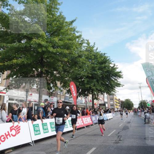 15.09.2024 - PSD Bank Halbmarathon Miley Keyser http://msf.ph/oto/7062100 15.09.2024 12:11:08 Ziel 776, 1861, 1999, 2218, 2455, 2519, 2940, 2941, 3520 meine-sportfotos.de