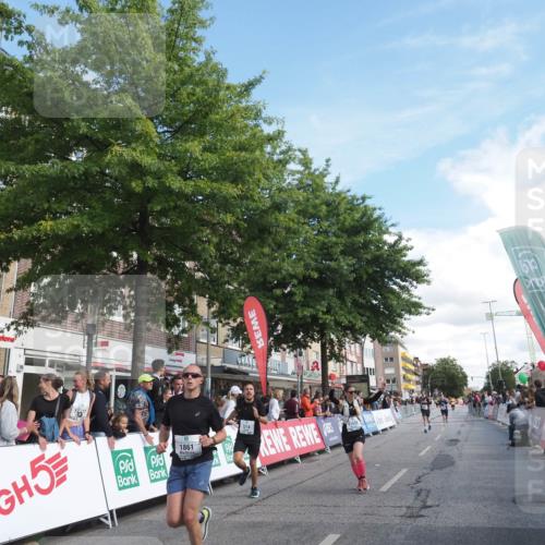 15.09.2024 - PSD Bank Halbmarathon Miley Keyser http://msf.ph/oto/7062104 15.09.2024 12:11:08 Ziel 776, 1861, 1999, 2218, 2455, 2519, 2940, 2941, 3520 meine-sportfotos.de