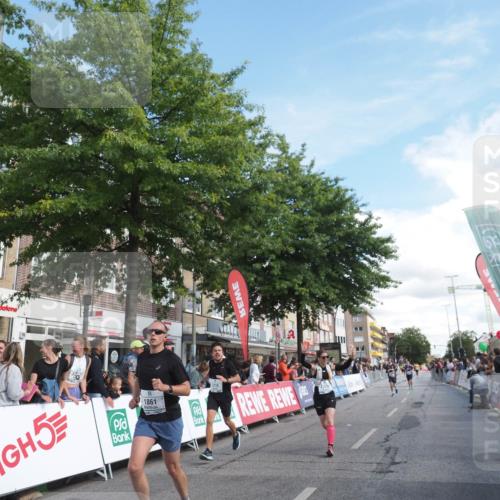 15.09.2024 - PSD Bank Halbmarathon Miley Keyser http://msf.ph/oto/7062109 15.09.2024 12:11:08 Ziel 776, 1861, 1999, 2218, 2455, 2519, 2940, 2941, 3520 meine-sportfotos.de