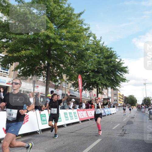 15.09.2024 - PSD Bank Halbmarathon Miley Keyser http://msf.ph/oto/7062128 15.09.2024 12:11:08 Ziel 776, 1861, 1999, 2218, 2455, 2519, 2940, 2941, 3520 meine-sportfotos.de