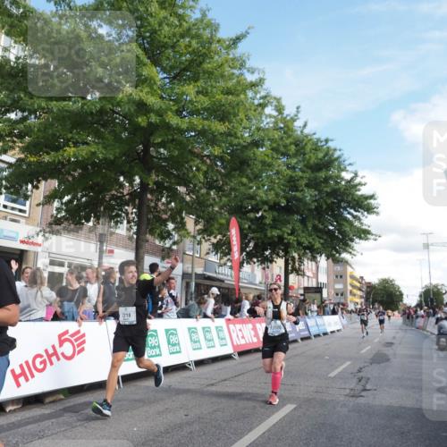 15.09.2024 - PSD Bank Halbmarathon Miley Keyser http://msf.ph/oto/7062131 15.09.2024 12:11:09 Ziel 776, 1861, 2218, 2455, 2519, 2940, 2941, 3520 meine-sportfotos.de