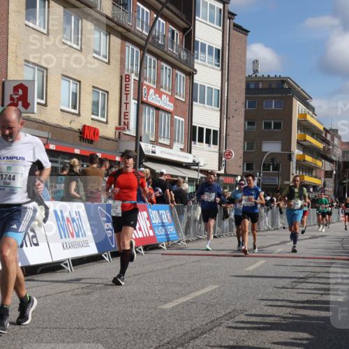 15.09.2024 - PSD Bank Halbmarathon Michael Strokosch http://msf.ph/oto/7062132 15.09.2024 11:48:08 Ziel 833, 1200, 1264, 1305, 1356, 1513, 1527, 1562, 1744, 2051, 2484, 2509, 2555, 2563, 2745, 3556 meine-sportfotos.de