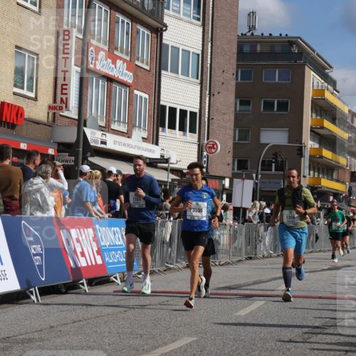 15.09.2024 - PSD Bank Halbmarathon Michael Strokosch http://msf.ph/oto/7062139 15.09.2024 11:48:09 Ziel 833, 1200, 1264, 1305, 1356, 1513, 1527, 1562, 1744, 2051, 2484, 2509, 2555, 2563, 2745, 2944, 3556 meine-sportfotos.de