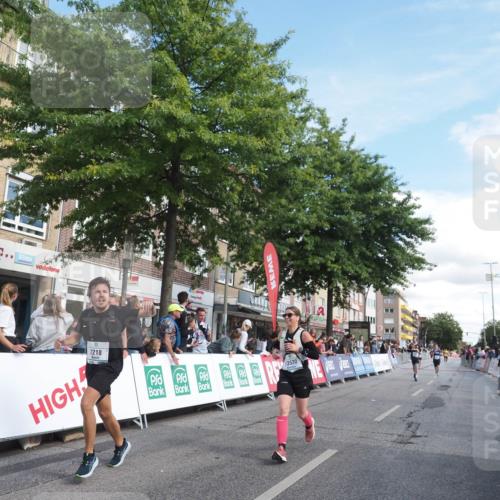 15.09.2024 - PSD Bank Halbmarathon Miley Keyser http://msf.ph/oto/7062140 15.09.2024 12:11:09 Ziel 776, 1861, 2218, 2455, 2519, 2940, 2941, 3520 meine-sportfotos.de