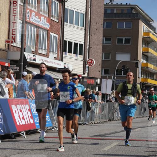 15.09.2024 - PSD Bank Halbmarathon Michael Strokosch http://msf.ph/oto/7062143 15.09.2024 11:48:09 Ziel 833, 1200, 1264, 1305, 1356, 1513, 1527, 1562, 1744, 2051, 2484, 2509, 2555, 2563, 2745, 2944, 3556 meine-sportfotos.de