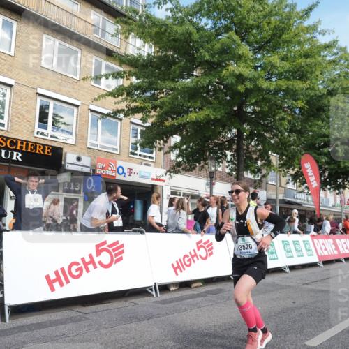 15.09.2024 - PSD Bank Halbmarathon Miley Keyser http://msf.ph/oto/7062171 15.09.2024 12:11:10 Ziel 776, 1861, 2218, 2455, 2519, 2940, 2941, 3520, 3530 meine-sportfotos.de