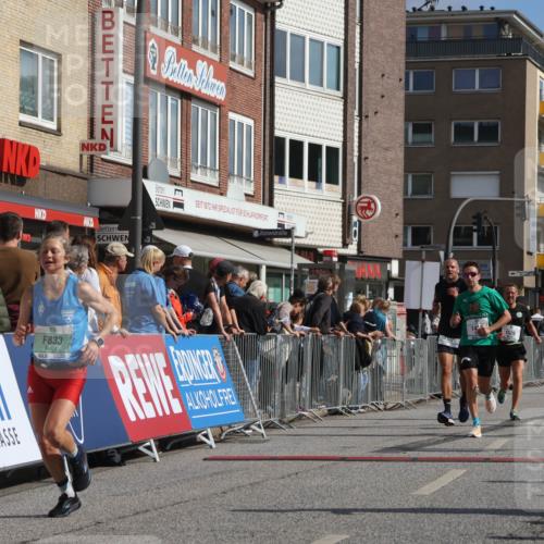15.09.2024 - PSD Bank Halbmarathon Michael Strokosch http://msf.ph/oto/7062174 15.09.2024 11:48:14 Ziel 833, 1264, 1321, 1356, 1419, 1513, 1520, 1532, 1562, 1744, 2484, 2555, 2563, 2944, 3556 meine-sportfotos.de