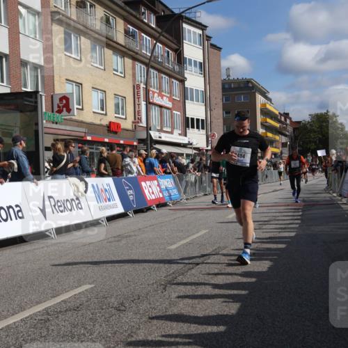15.09.2024 - PSD Bank Halbmarathon Michael Strokosch http://msf.ph/oto/7062183 15.09.2024 11:48:15 Ziel 833, 1264, 1321, 1356, 1419, 1513, 1520, 1532, 1562, 1744, 2484, 2555, 2563, 2944, 3556 meine-sportfotos.de