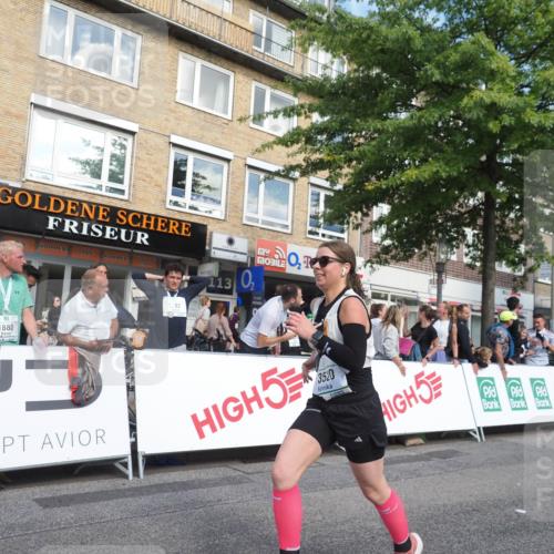 15.09.2024 - PSD Bank Halbmarathon Miley Keyser http://msf.ph/oto/7062184 15.09.2024 12:11:10 Ziel 776, 1861, 2218, 2455, 2519, 2940, 2941, 3520, 3530 meine-sportfotos.de