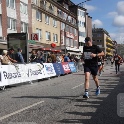 15.09.2024 - PSD Bank Halbmarathon Michael Strokosch http://msf.ph/oto/7062185 15.09.2024 11:48:15 Ziel 833, 1264, 1321, 1356, 1419, 1513, 1520, 1532, 1562, 1744, 2484, 2555, 2563, 2944, 3556 meine-sportfotos.de