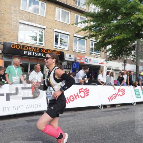 15.09.2024 - PSD Bank Halbmarathon Miley Keyser http://msf.ph/oto/7062193 15.09.2024 12:11:10 Ziel 776, 1861, 2218, 2455, 2519, 2940, 2941, 3520, 3530 meine-sportfotos.de