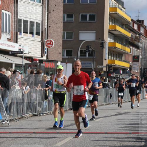 15.09.2024 - PSD Bank Halbmarathon Michael Strokosch http://msf.ph/oto/7062231 15.09.2024 11:48:23 Ziel 782, 833, 1254, 1321, 1374, 1419, 1519, 1520, 1532, 2484, 2563, 2944 meine-sportfotos.de