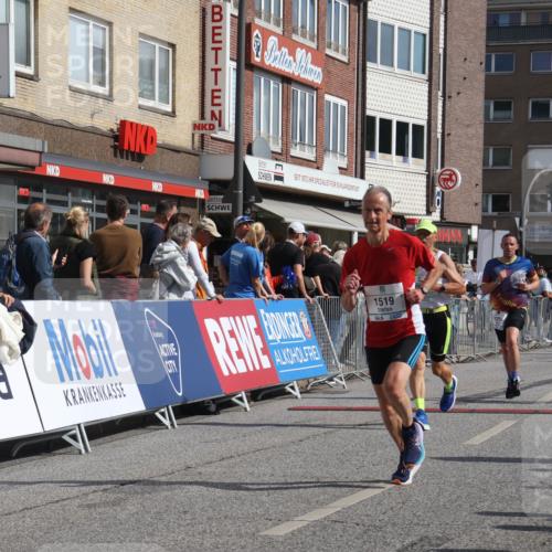 15.09.2024 - PSD Bank Halbmarathon Michael Strokosch http://msf.ph/oto/7062238 15.09.2024 11:48:24 Ziel 782, 833, 1254, 1321, 1374, 1419, 1519, 1520, 1532, 2484, 2944 meine-sportfotos.de
