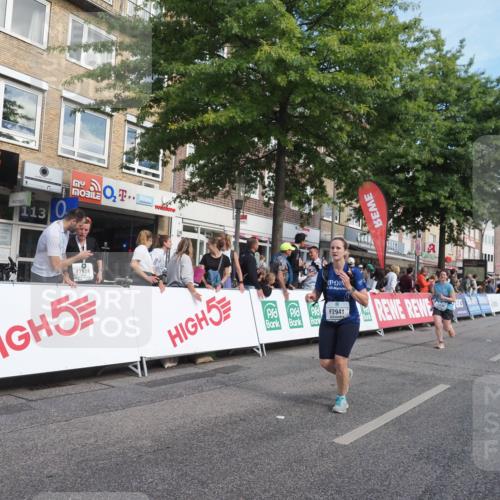 15.09.2024 - PSD Bank Halbmarathon Miley Keyser http://msf.ph/oto/7062263 15.09.2024 12:11:18 Ziel 776, 1861, 2218, 2519, 2540, 2888, 2941, 3520, 3530 meine-sportfotos.de