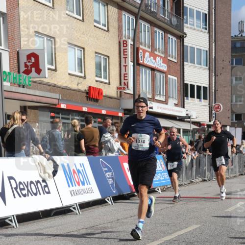 15.09.2024 - PSD Bank Halbmarathon Michael Strokosch http://msf.ph/oto/7062279 15.09.2024 11:48:31 Ziel 782, 1102, 1182, 1254, 1307, 1374, 1408, 1519, 1736, 1764, 2185, 2644 meine-sportfotos.de