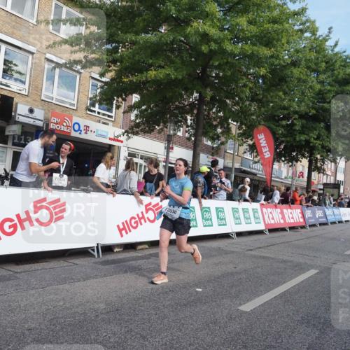 15.09.2024 - PSD Bank Halbmarathon Miley Keyser http://msf.ph/oto/7062287 15.09.2024 12:11:20 Ziel 1242, 1861, 2519, 2540, 2888, 2941, 3530 meine-sportfotos.de