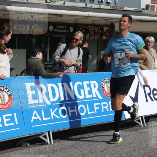 15.09.2024 - PSD Bank Halbmarathon Michael Strokosch http://msf.ph/oto/7062353 15.09.2024 11:48:48 Ziel 958, 1102, 1408, 1689, 1736, 1764, 1819, 2185, 2209, 2644, 2700 meine-sportfotos.de