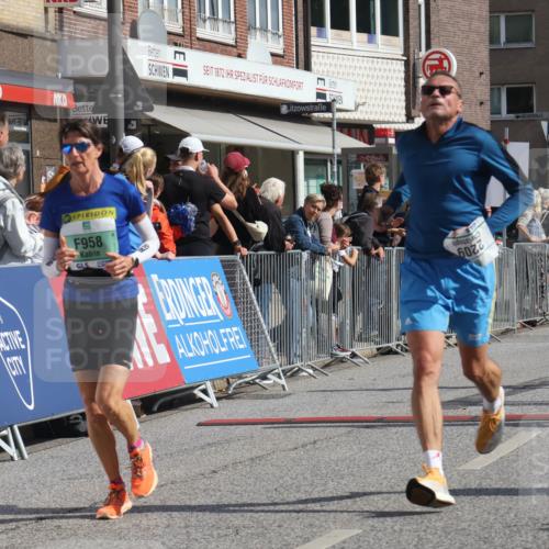 15.09.2024 - PSD Bank Halbmarathon Michael Strokosch http://msf.ph/oto/7062369 15.09.2024 11:48:50 Ziel 958, 1102, 1408, 1689, 1764, 1819, 1977, 2185, 2209, 2700 meine-sportfotos.de