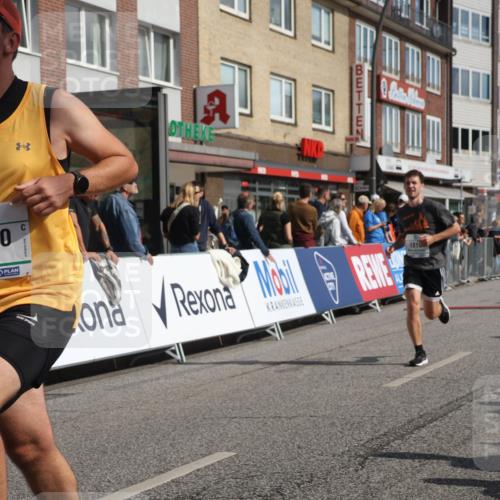15.09.2024 - PSD Bank Halbmarathon Michael Strokosch http://msf.ph/oto/7062389 15.09.2024 11:48:53 Ziel 958, 1689, 1819, 1977, 2209, 2700 meine-sportfotos.de