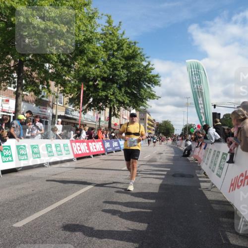 15.09.2024 - PSD Bank Halbmarathon Miley Keyser http://msf.ph/oto/7062390 15.09.2024 12:11:29 Ziel 1242, 1930, 2005, 2193, 2519, 2540, 2884, 2888, 2941, 3209, 3530 meine-sportfotos.de