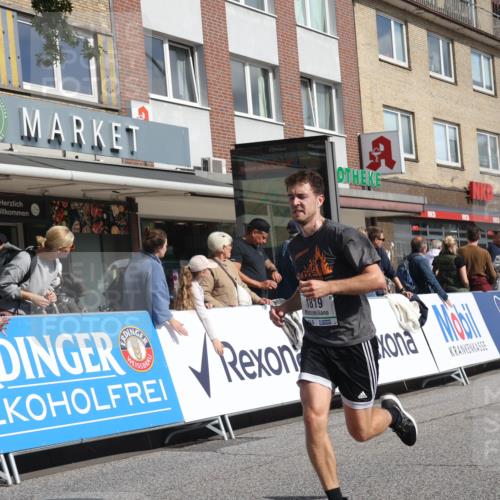 15.09.2024 - PSD Bank Halbmarathon Michael Strokosch http://msf.ph/oto/7062401 15.09.2024 11:48:55 Ziel 958, 1567, 1689, 1819, 1977, 2209, 2700 meine-sportfotos.de
