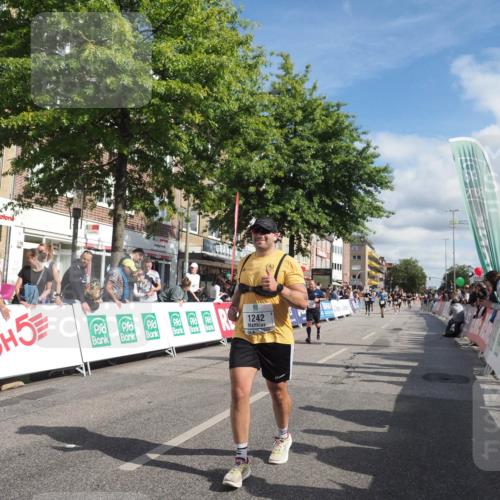 15.09.2024 - PSD Bank Halbmarathon Miley Keyser http://msf.ph/oto/7062421 15.09.2024 12:11:30 Ziel 1242, 1930, 2005, 2031, 2193, 2220, 2540, 2884, 2888, 2941, 3209, 3530 meine-sportfotos.de