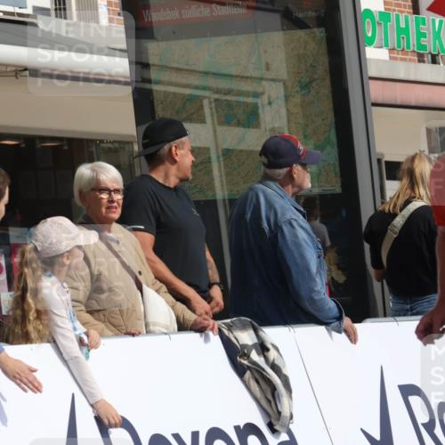 15.09.2024 - PSD Bank Halbmarathon Michael Strokosch http://msf.ph/oto/7062444 15.09.2024 11:49:04 Ziel 1333, 1355, 1567, 1819, 1977, 2700 meine-sportfotos.de