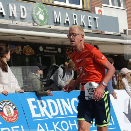 15.09.2024 - PSD Bank Halbmarathon Michael Strokosch http://msf.ph/oto/7062450 15.09.2024 11:49:05 Ziel 1333, 1355, 1567, 1819, 1977 meine-sportfotos.de