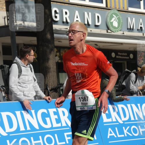 15.09.2024 - PSD Bank Halbmarathon Michael Strokosch http://msf.ph/oto/7062453 15.09.2024 11:49:05 Ziel 1333, 1355, 1567, 1819, 1977 meine-sportfotos.de