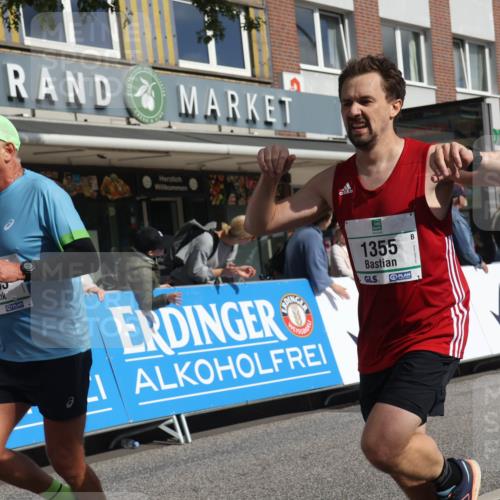 15.09.2024 - PSD Bank Halbmarathon Michael Strokosch http://msf.ph/oto/7062476 15.09.2024 11:49:09 Ziel 785, 1333, 1355, 1567, 1977 meine-sportfotos.de