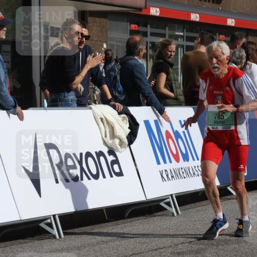 15.09.2024 - PSD Bank Halbmarathon Michael Strokosch http://msf.ph/oto/7062498 15.09.2024 11:49:14 Ziel 785, 1333, 1355, 1500, 1567, 2219, 3182 meine-sportfotos.de