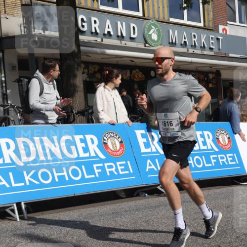 15.09.2024 - PSD Bank Halbmarathon Michael Strokosch http://msf.ph/oto/7062713 15.09.2024 11:49:52 Ziel 970, 1475, 1525, 1616, 1680, 1692, 1763, 1796, 1892, 1989, 2096, 2678, 2768, 2857 meine-sportfotos.de