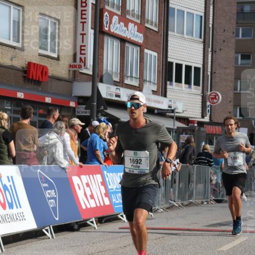 15.09.2024 - PSD Bank Halbmarathon Michael Strokosch http://msf.ph/oto/7062731 15.09.2024 11:49:56 Ziel 965, 970, 1154, 1311, 1528, 1572, 1616, 1680, 1692, 1763, 1892, 1989, 2678, 3537 meine-sportfotos.de