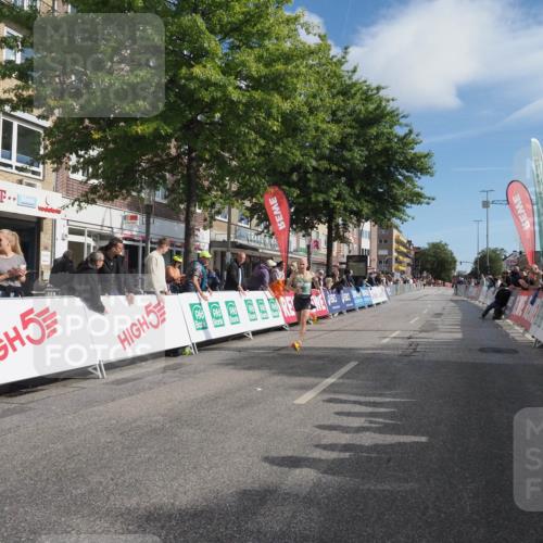 15.09.2024 - PSD Bank Halbmarathon Miley Keyser http://msf.ph/oto/7062761 15.09.2024 11:09:35 Ziel 402, 504, 505 meine-sportfotos.de