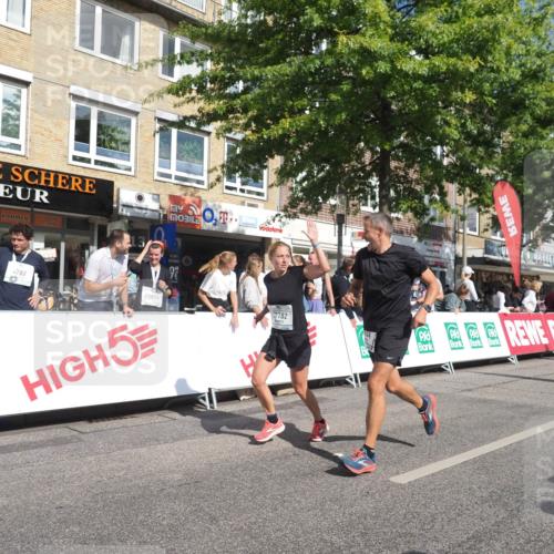 15.09.2024 - PSD Bank Halbmarathon Miley Keyser http://msf.ph/oto/7062768 15.09.2024 12:11:47 Ziel 1634, 1856, 2005, 2031, 2187, 2193, 2197, 2220, 2226, 2405, 2406, 2575, 2782, 2810, 2884, 3209, 3223, 3521 meine-sportfotos.de