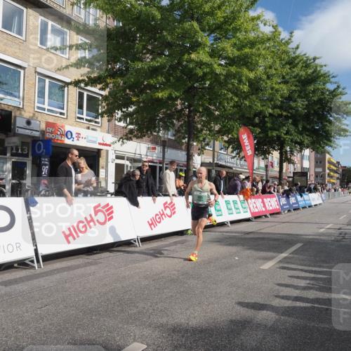 15.09.2024 - PSD Bank Halbmarathon Miley Keyser http://msf.ph/oto/7062775 15.09.2024 11:09:35 Ziel 402, 504, 505 meine-sportfotos.de