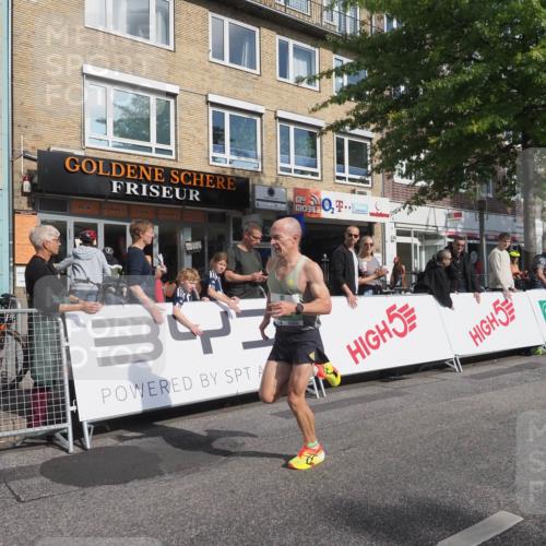 15.09.2024 - PSD Bank Halbmarathon Miley Keyser http://msf.ph/oto/7062793 15.09.2024 11:09:36 Ziel 402, 504, 505 meine-sportfotos.de