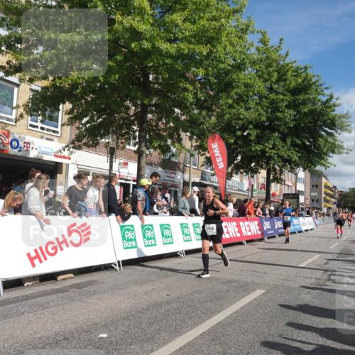 15.09.2024 - PSD Bank Halbmarathon Miley Keyser http://msf.ph/oto/7062841 15.09.2024 12:11:53 Ziel 1634, 1856, 2001, 2187, 2197, 2226, 2405, 2406, 2575, 2782, 2809, 2810, 3223, 3521 meine-sportfotos.de